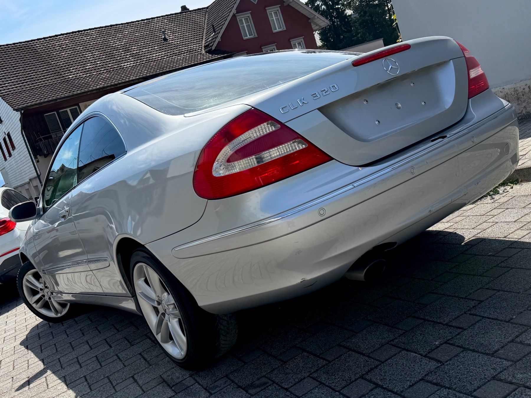 Mercedes-Benz Automobili: MERCEDES-BENZ CLK 320 Elégance Automatic – Usato da Rebstein venduto da Cache 5