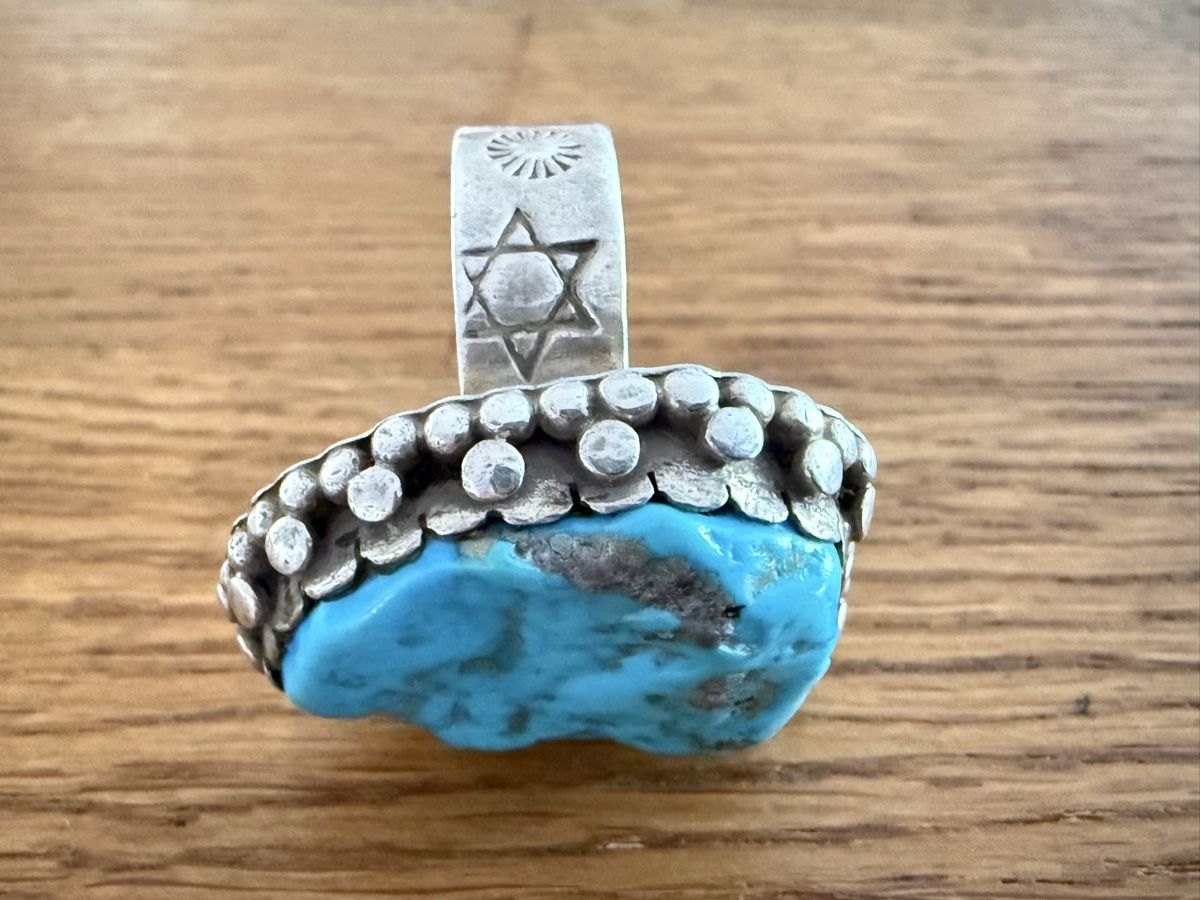 Bagues: Riesiger Silberring mit Türkis Stein.  – D'occasion à Goldach par Messerguru 1