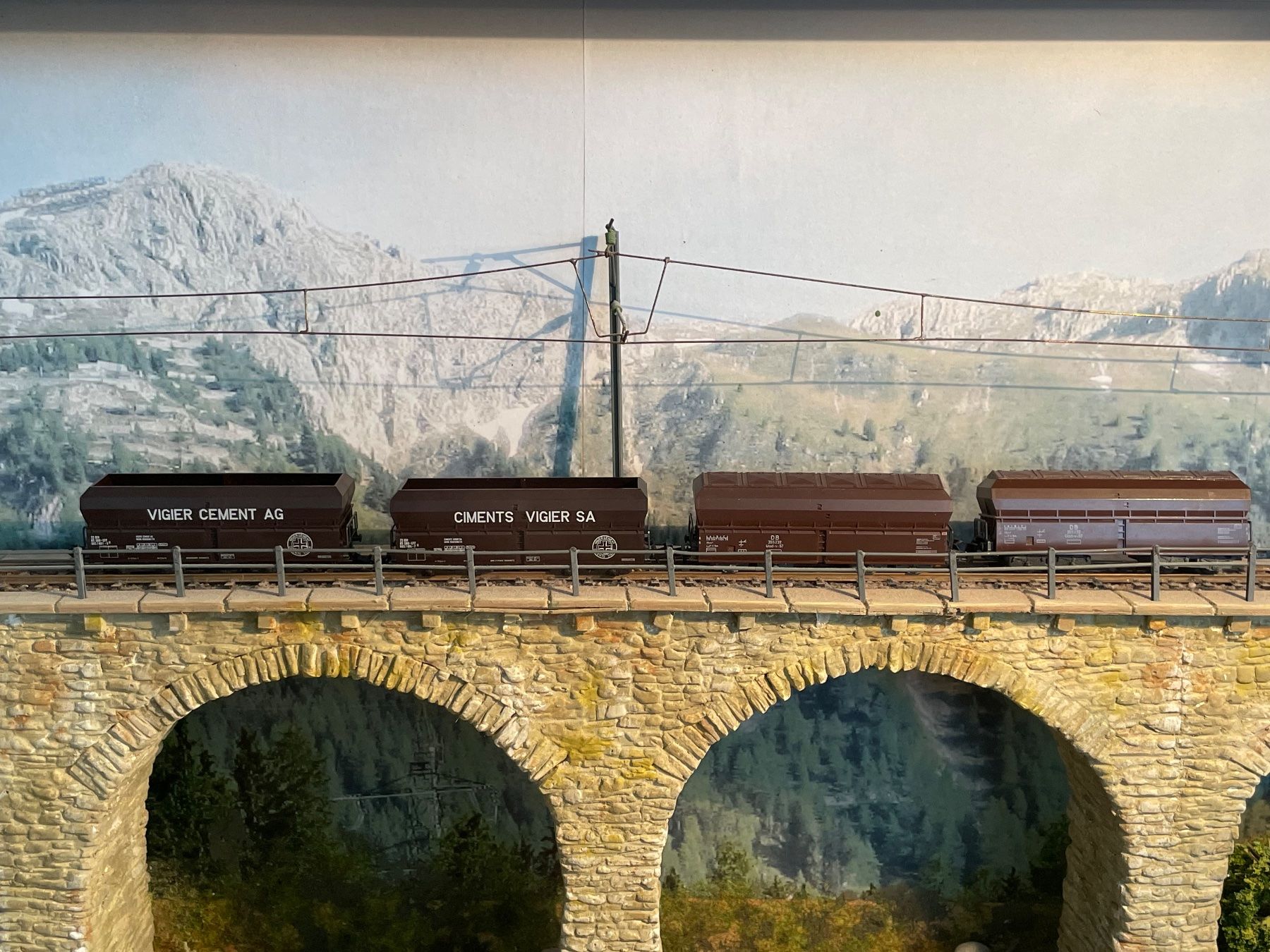 Trix Modellini di ferrovie: Minitrix Spur N 4 Güterwagen – Usato da Rorschach venduto da Karotten 1