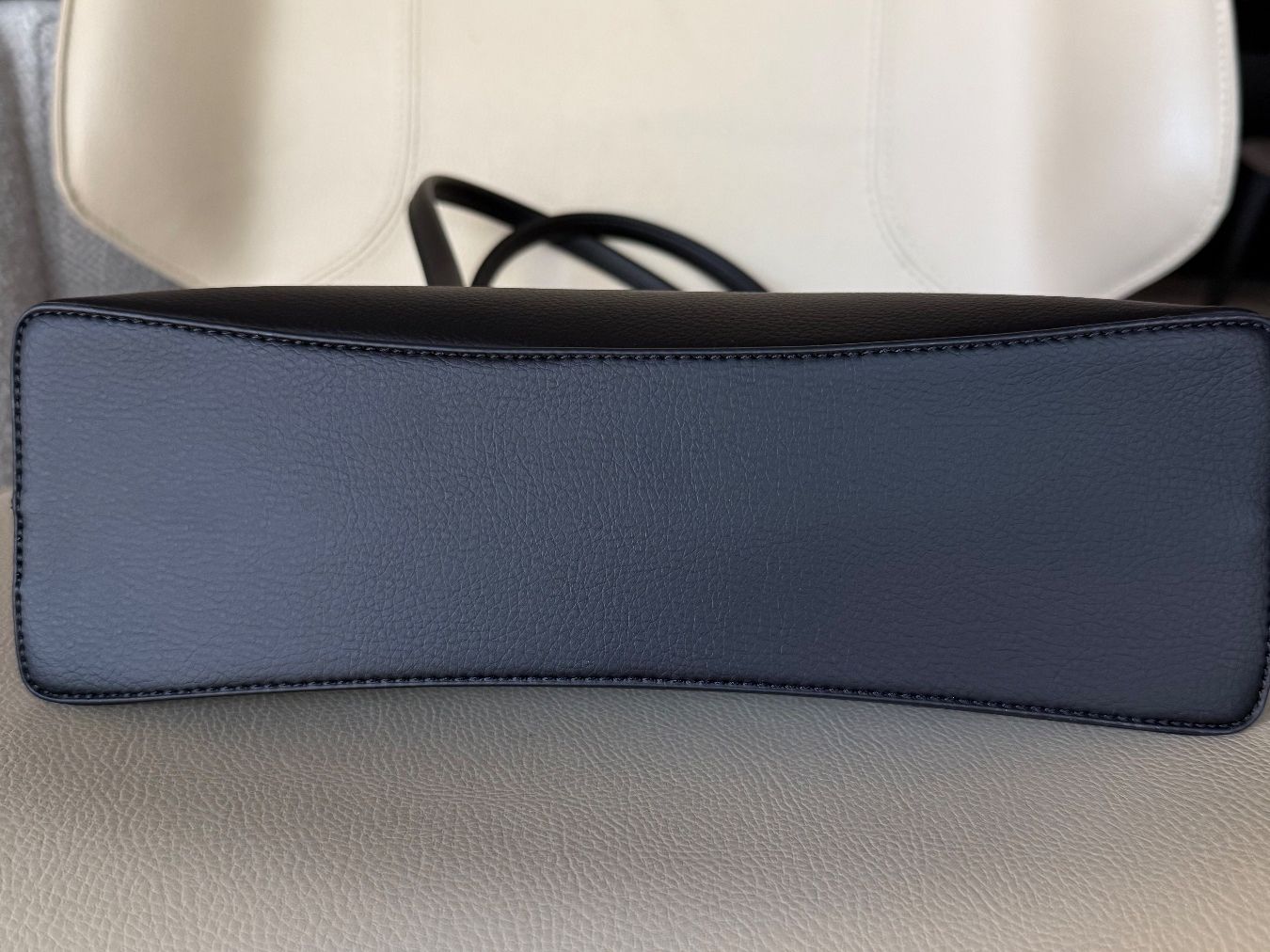 Borse da donna: Petit sac noir Freja New York – Nuovo e nell'imballaggio originale da Genève venduto da gal_d2ds 2