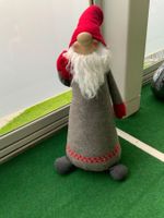 Weihnachtsdeko Wichtel aus Filz grau rot gebraucht