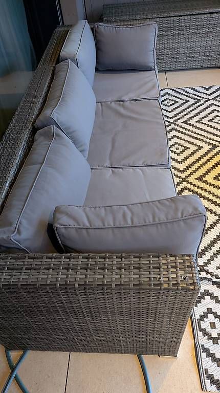 Divani: Gartenlounge mit 6 Kissen – Usato da Staffelbach venduto da Mat.98 4