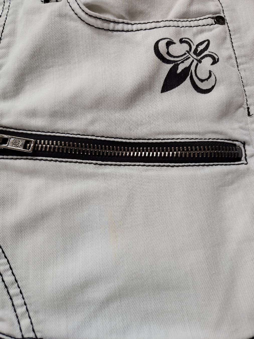 Jeans: KINGZ Jeans mit Reissverschlüssen, Grösse 33 – Usato da Mumpf venduto da Roxy_Piercing 1