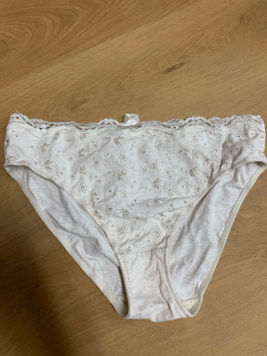 Altra biancheria intima: 2 schöne Slips Gr M oder L – Usato da Meilen venduto da Flockenwirbel 1