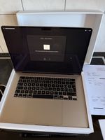 MacBook Air (M4) Starlight 15“