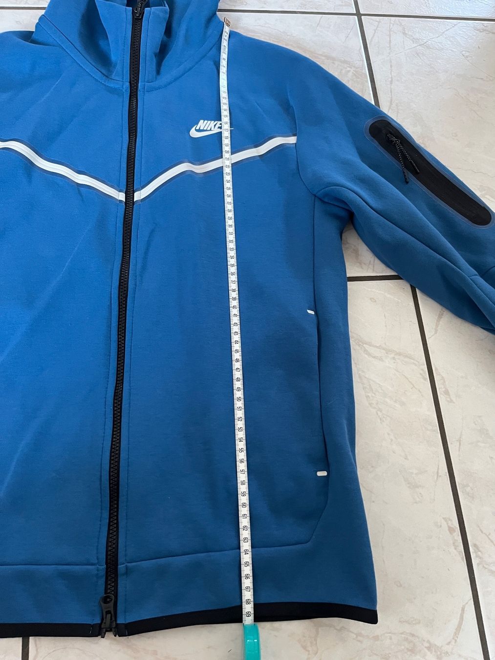 Nike Jacken: Nike Sportswear Tech Fleece/ M – Gebraucht aus St.Pantaleon von frodobi 3