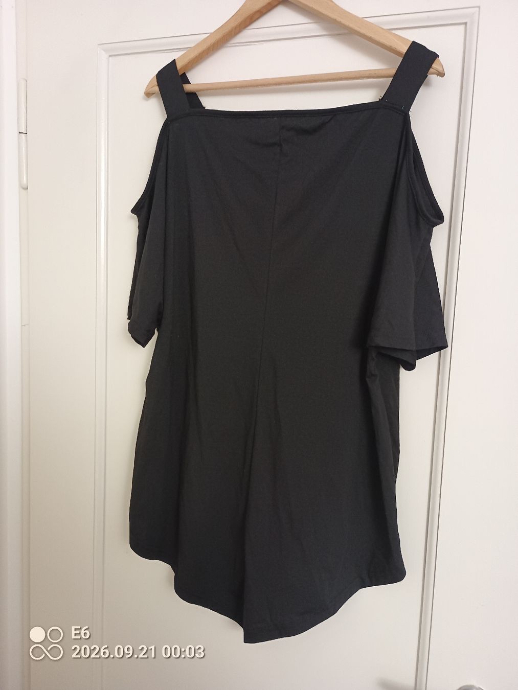 Top: Elegantes Stretch-Trägershirt – Usato da Zürich venduto da Mitzi6 1