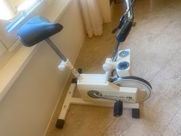 Heimtrainer Tunturi weiss guter Zustand