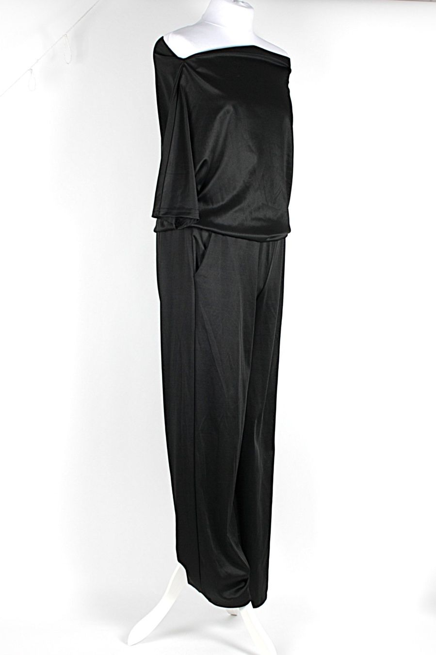 Tute: Jumpsuit schwarz Gr. L – Usato da Zollikofen venduto da Restwert_Zollikofen 1