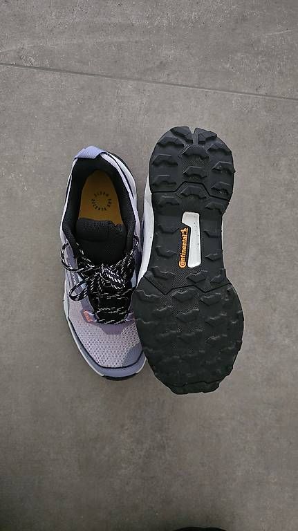 Chaussures femmes: Adidas Terrex - Baskets basses – D'occasion à Cheseaux-Lausanne par Ana_Gandarinho 3