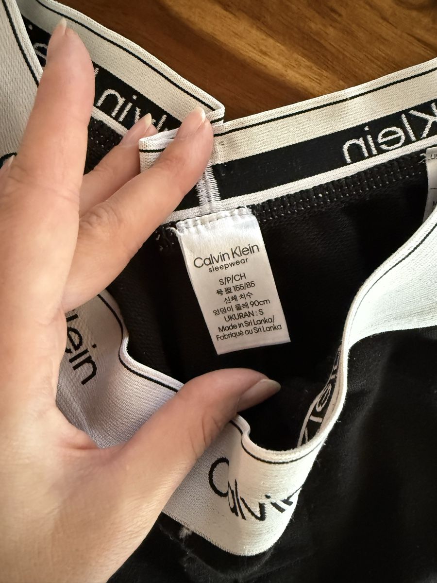 Calvin Klein Pantalons: Calvin Klein Lounge Shorts – D'occasion à Luzern par Itsclaire 3