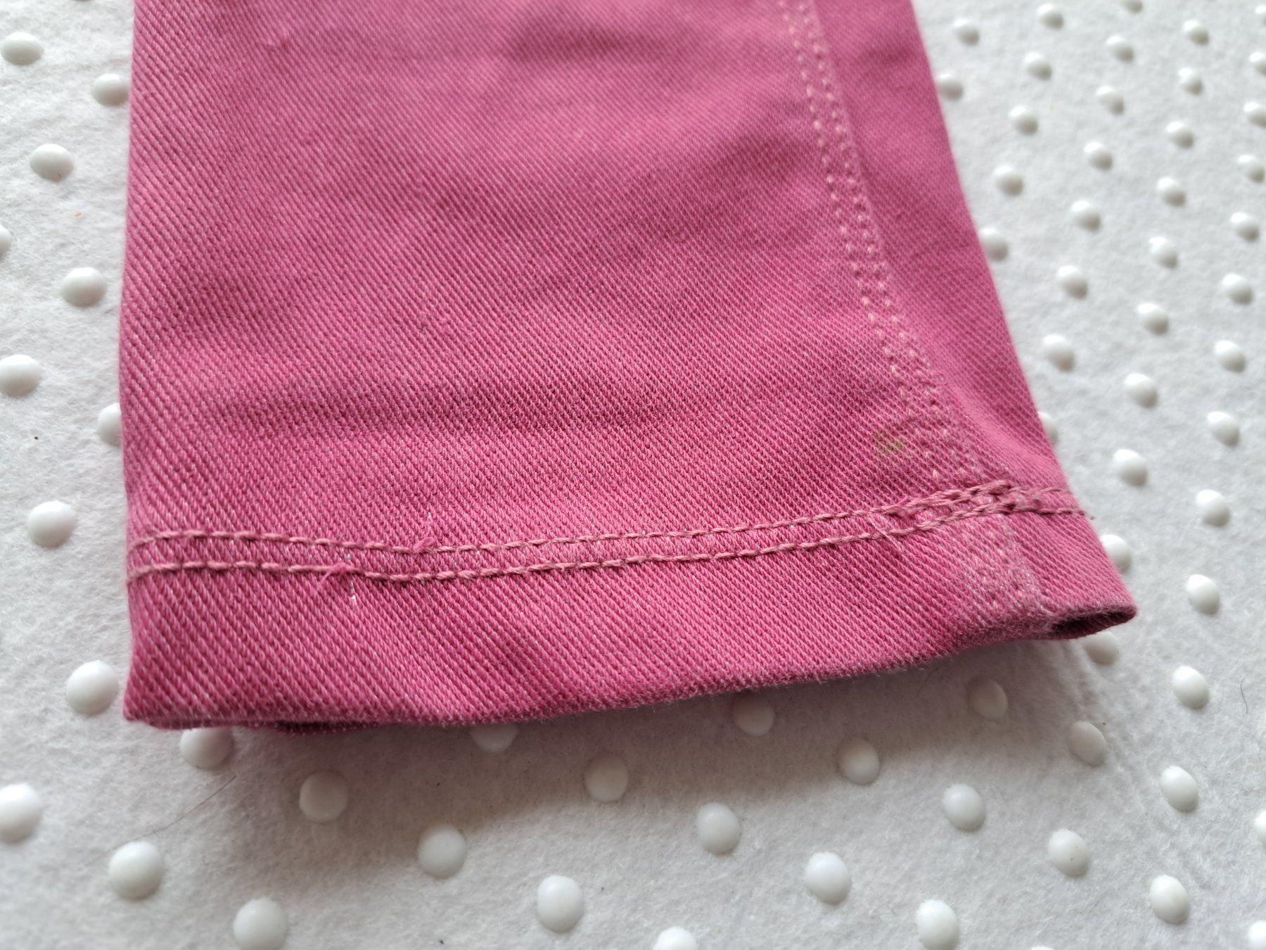 Pantaloni: Beerenfarbene Mädchen Hose, Grösse 128, bequem – Usato da Gysenstein venduto da joshuas81 1