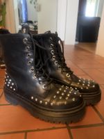Boots mit Nieten, Grösse 39