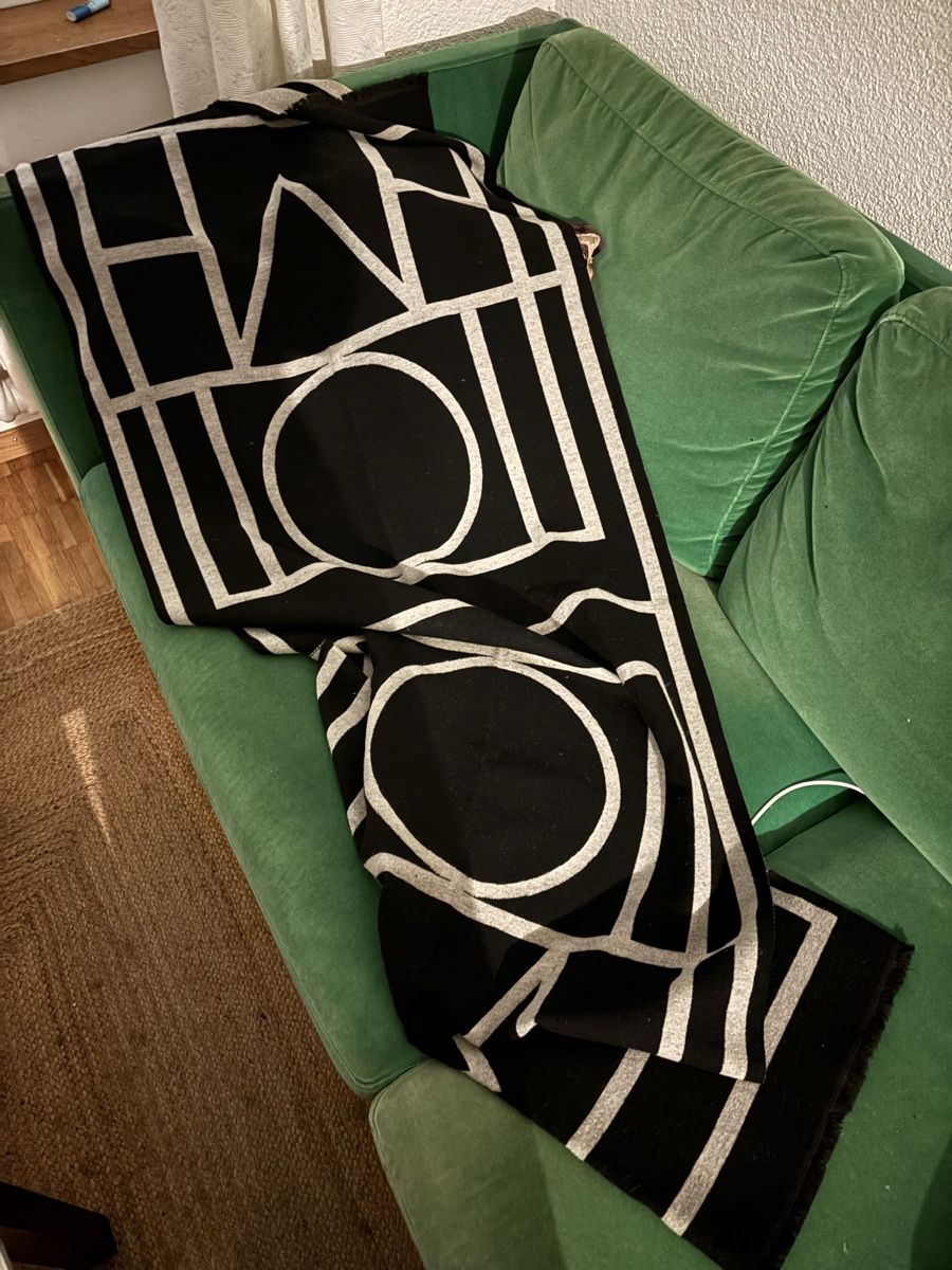 Teli da bagno: Toteme Beach towel / blanket / scarf – Usato da Zürich venduto da Salomej011