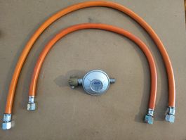 Gasdruckregler mit zwei Gasschläuchen gebrauchter Zustand