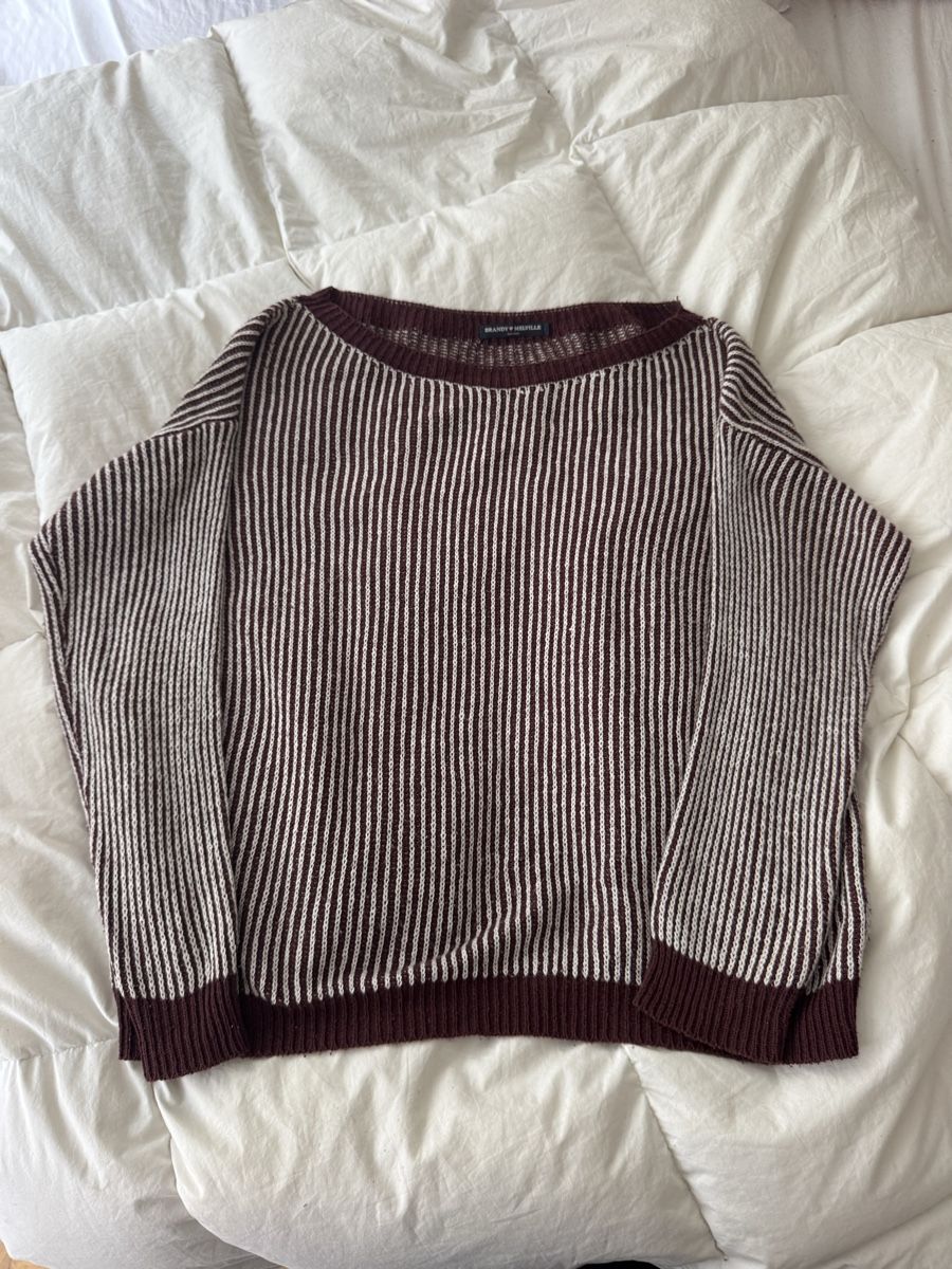 Brandy Melville Maglioni & Felpe: Pull Brandy Melville rayé bordeaux et blanc taille unique – Usato da Genève venduto da lejardindesvetements