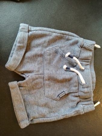 kurze Sommerhose C&A Gr.80 NEU