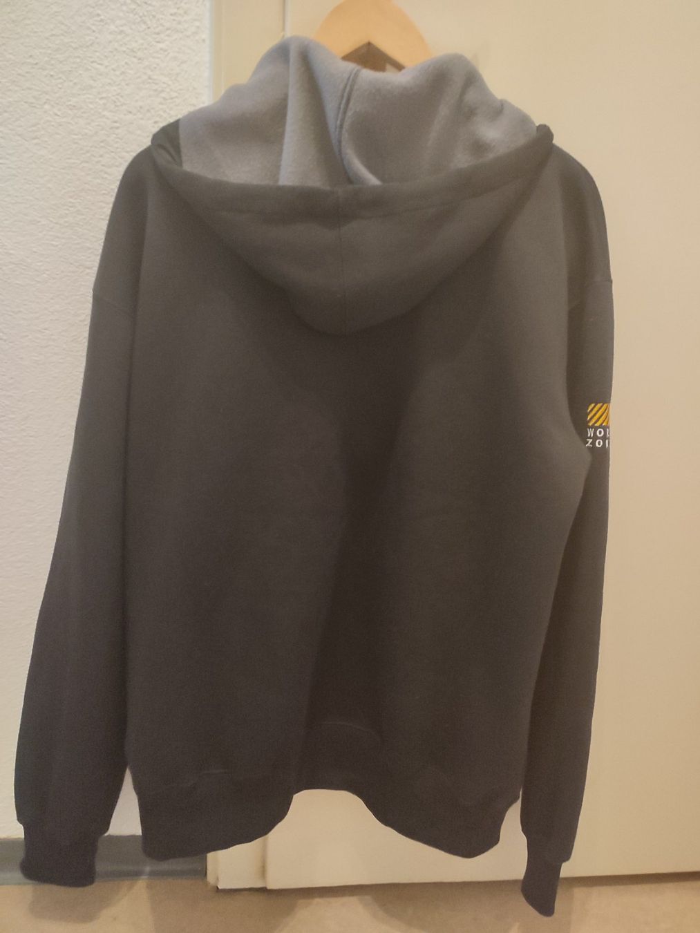 Jacken: Herren Kapuzenjacke Größe XL – Gebraucht aus Biel/Bienne von ruggi03 1