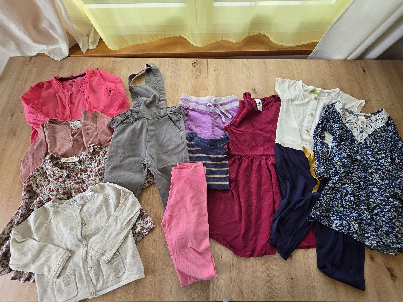 Lotti & Set di vestiti: Mädchenkleidung Gr. 98-116 – Usato da Dagmersellen venduto da coo91