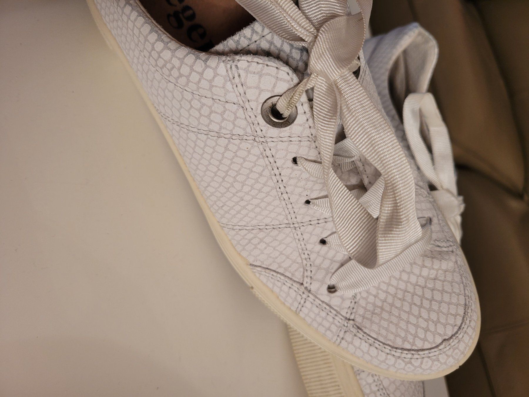 Scarpe da donna: Damen Leder Sneacker gr.37.5 – Usato da Cham venduto da Primles 5