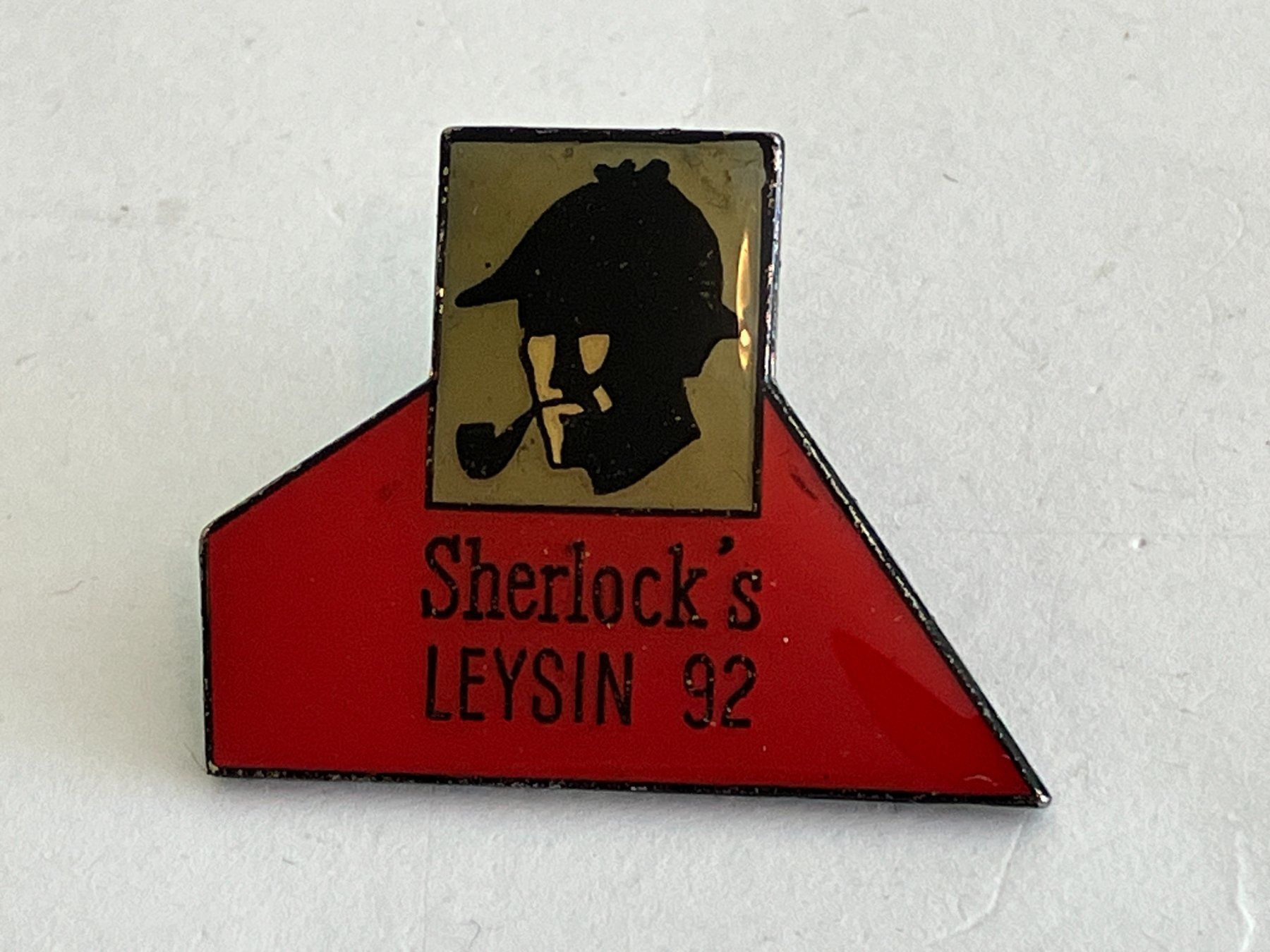 Placchette & Badge: 1 Pin Sherlock Leysin 1992 – Usato da Basel venduto da djwwpp