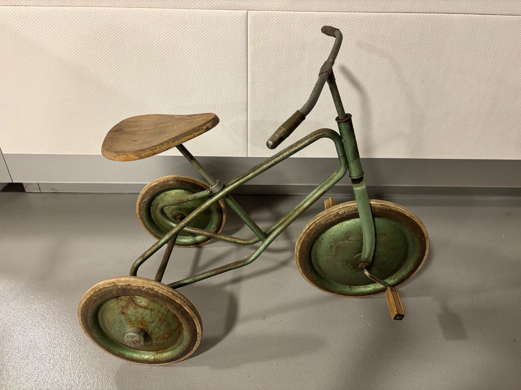 Veicoli per bambini: sehr altes Dreirad – Usato da Neunkirch venduto da autoscooter57 2