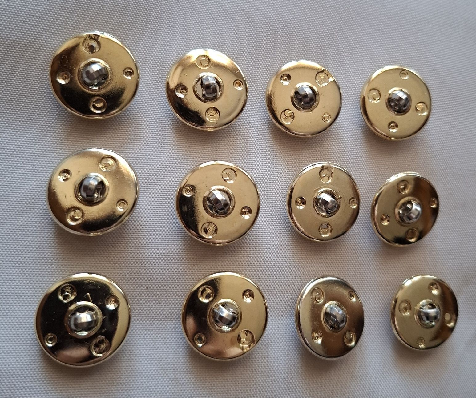 Bottoni: 12 goldfarbene Knöpfe, 20 mm. – Usato da Dietikon venduto da Hirschkopf 3