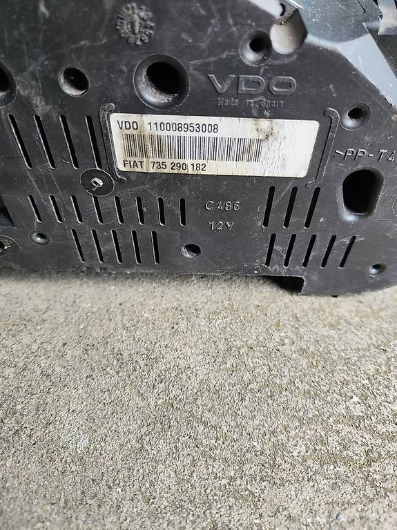 Tutti pezzi di ricambio auto: Tacho Alfa 147 JTD – Usato da Hunzenschwil venduto da dpavespa 1