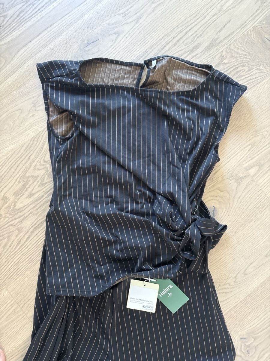 Jumpsuits: Hosenanzug Grösse M Halara – Neuf (Voir description) à Erlinsbach par Camara4 1