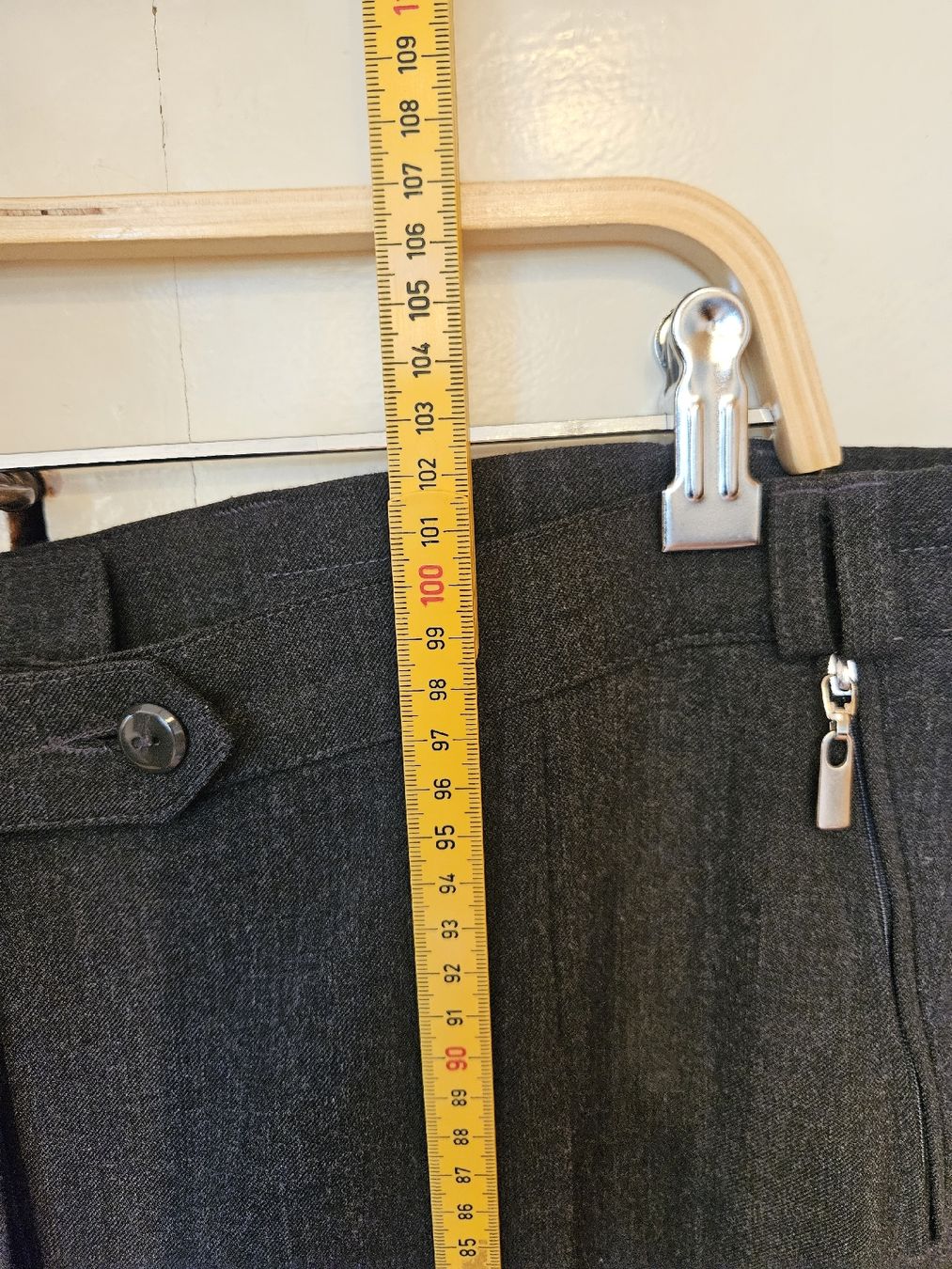 Pantaloni: Stoffhose Priess schwarz/anthrazit gebraucht – Usato da Wattwil venduto da Fair2nd 2