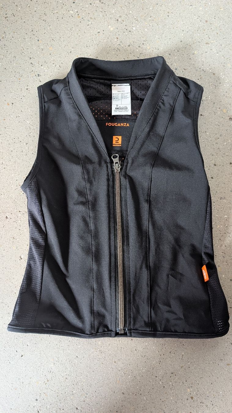 Decathlon Schutz & Schoner: Reitschutzvesten  – Gebraucht aus Cham von ela_wdg9