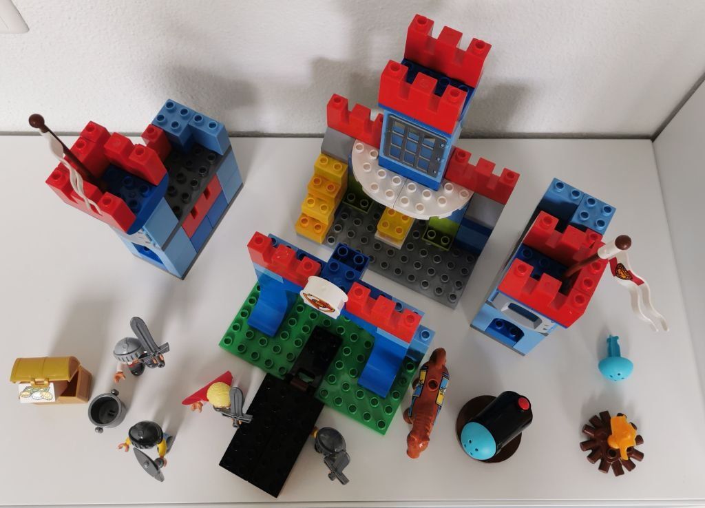 Lego Spielzeuge: LEGO Duplo Grosse Schlossburg 10577 – Gebraucht aus Oberdiessbach von Sammadran 3