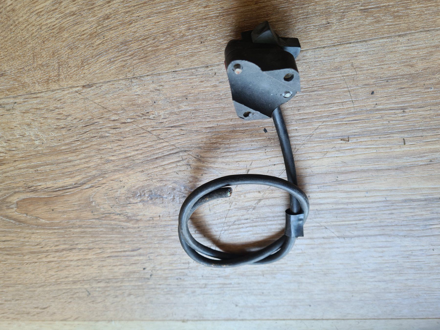 Pony Cyclomoteurs: Schalter CEV schwarz, zb. Pony – D'occasion à frümsen par Sailem 2