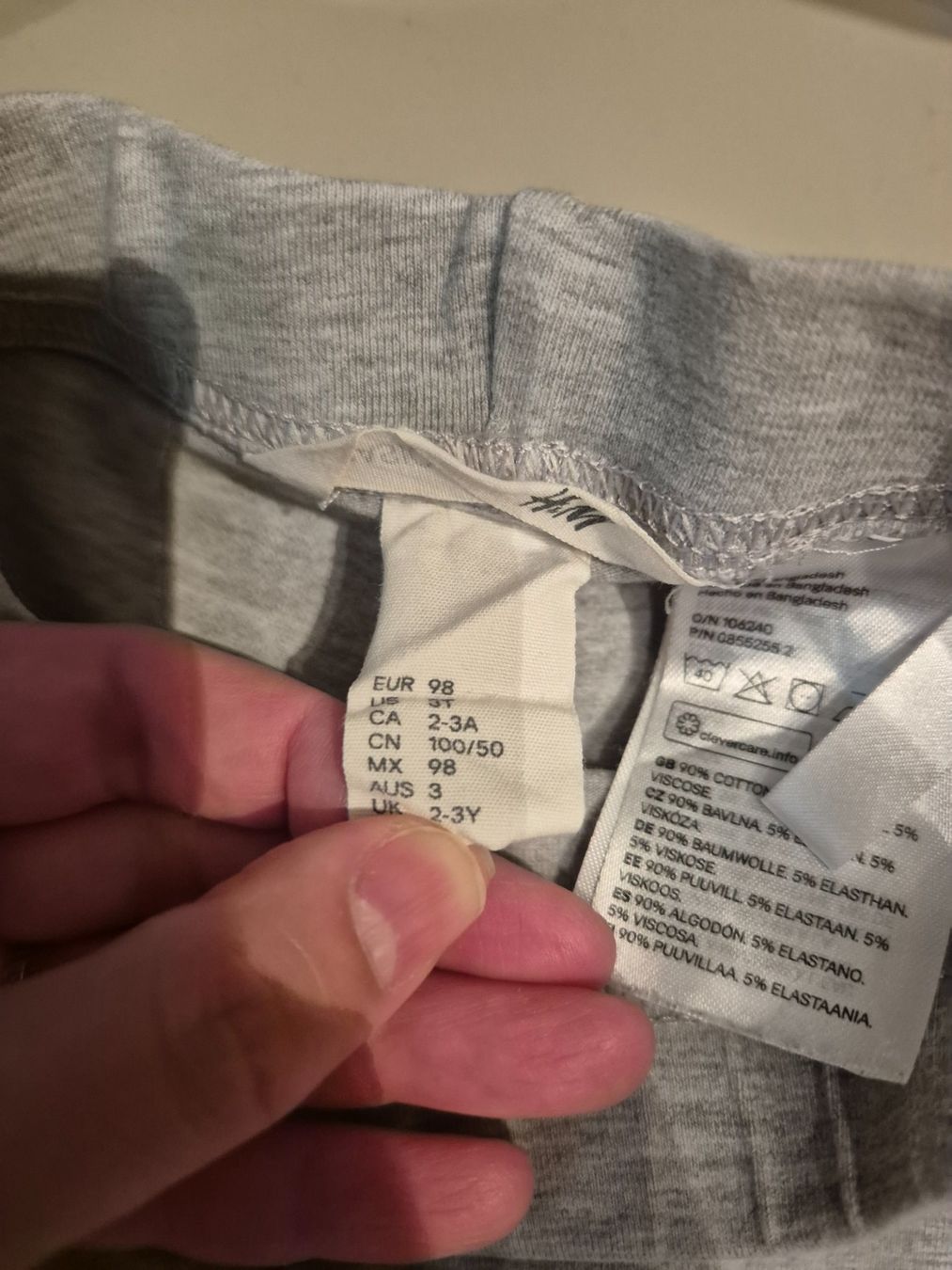 H&M Collants: Bequeme H&M Leggings grau Grösse 98. – D'occasion à Urdorf par Nataschli 1