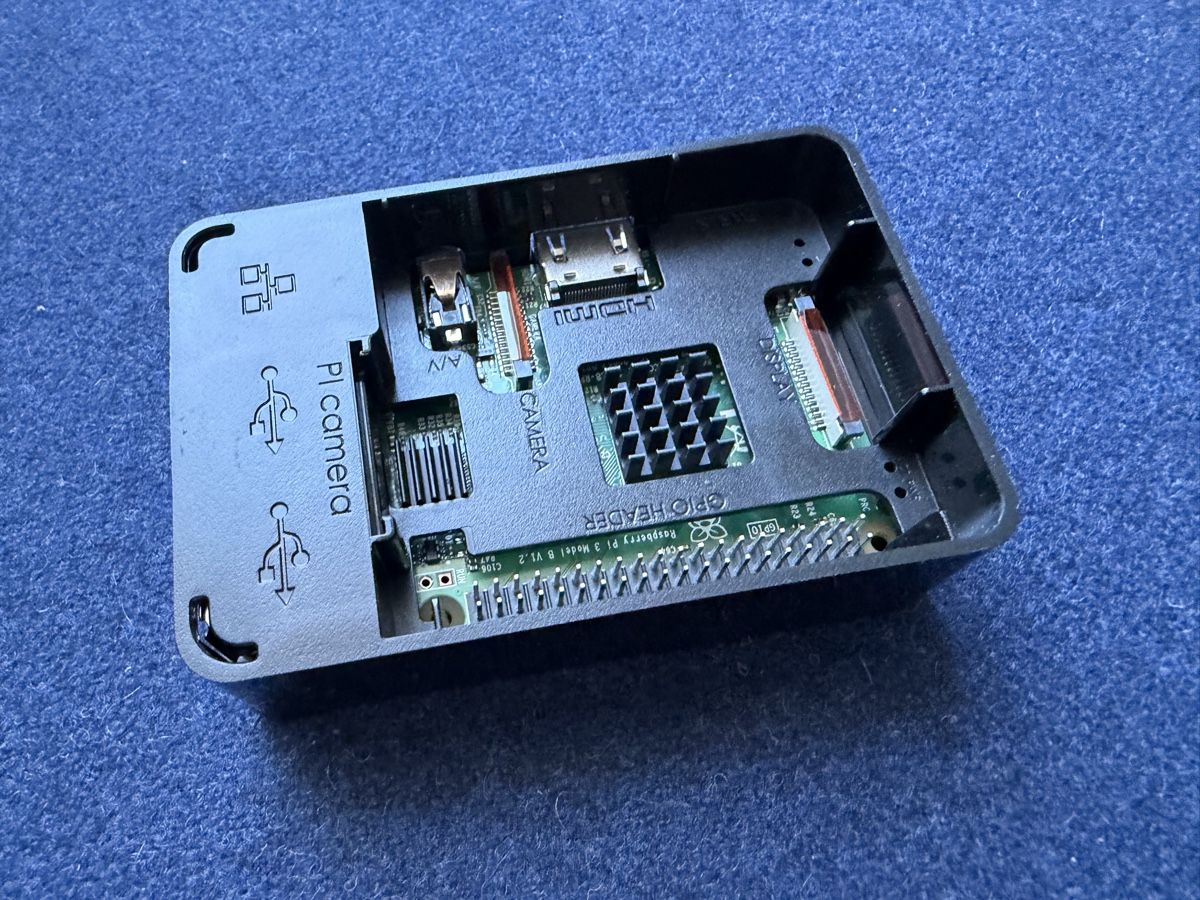 Raspberry Pi PCs: Raspberry Pi 3 B – Gebraucht aus Zürich von jankais3r 2