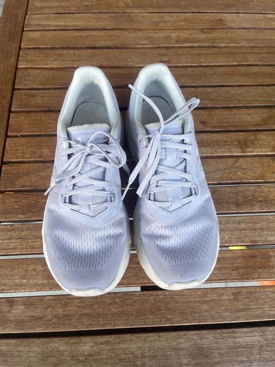 On Scarpe da donna: ON Cloud Pulse sneakers light violet size 40.5 – Usato da Thalwil venduto da sera011 1