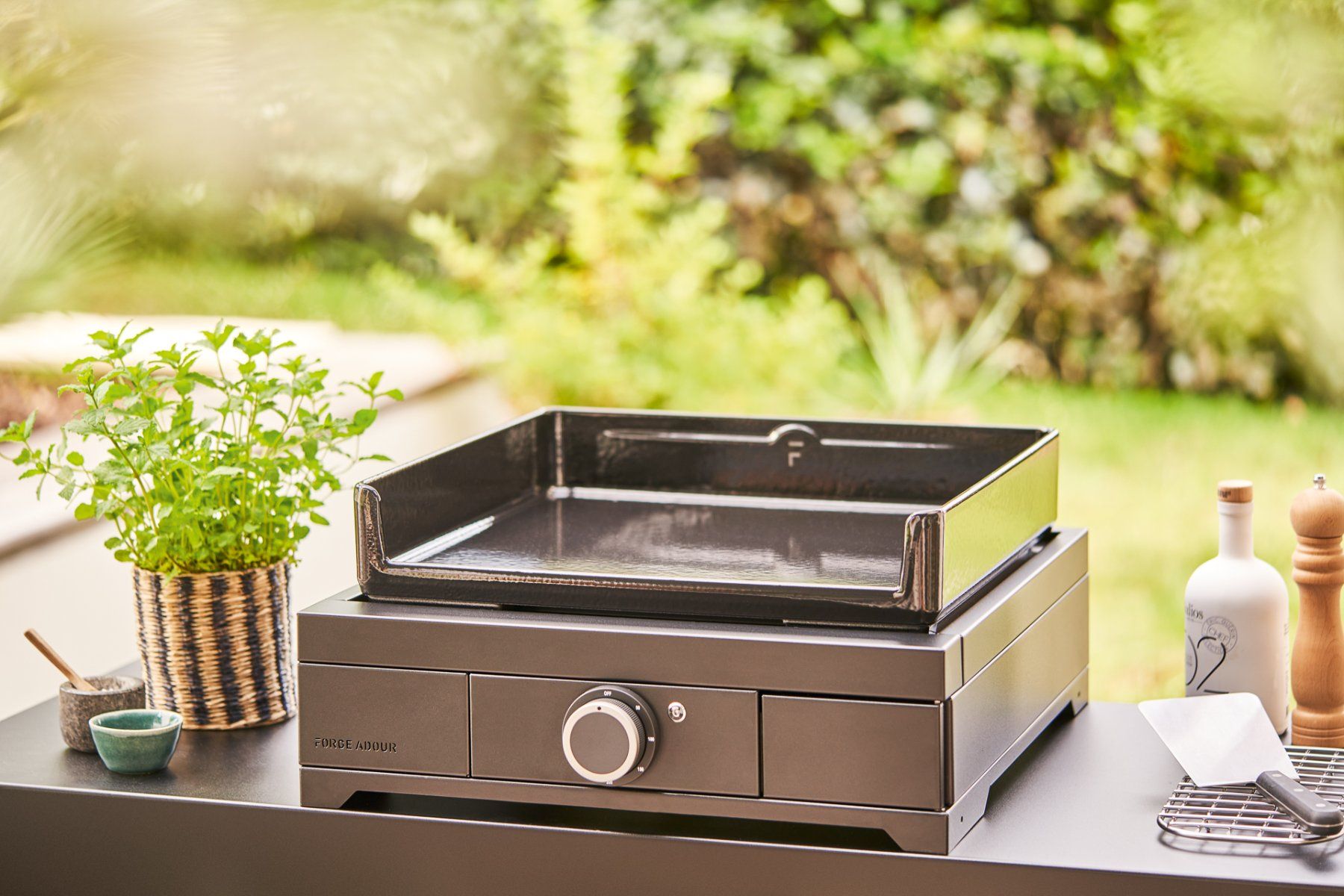 Grills: Forge Adour Plancha Modern Elek. 45 inkl. Rollwagen & Deckel – Neu und originalverpackt aus Triengen von Michele-G 1