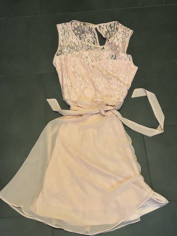 Vestiti: Kleid Damen Rosa Grösse 40 – Usato da Aeschi b. Spiez venduto da kim_28q9