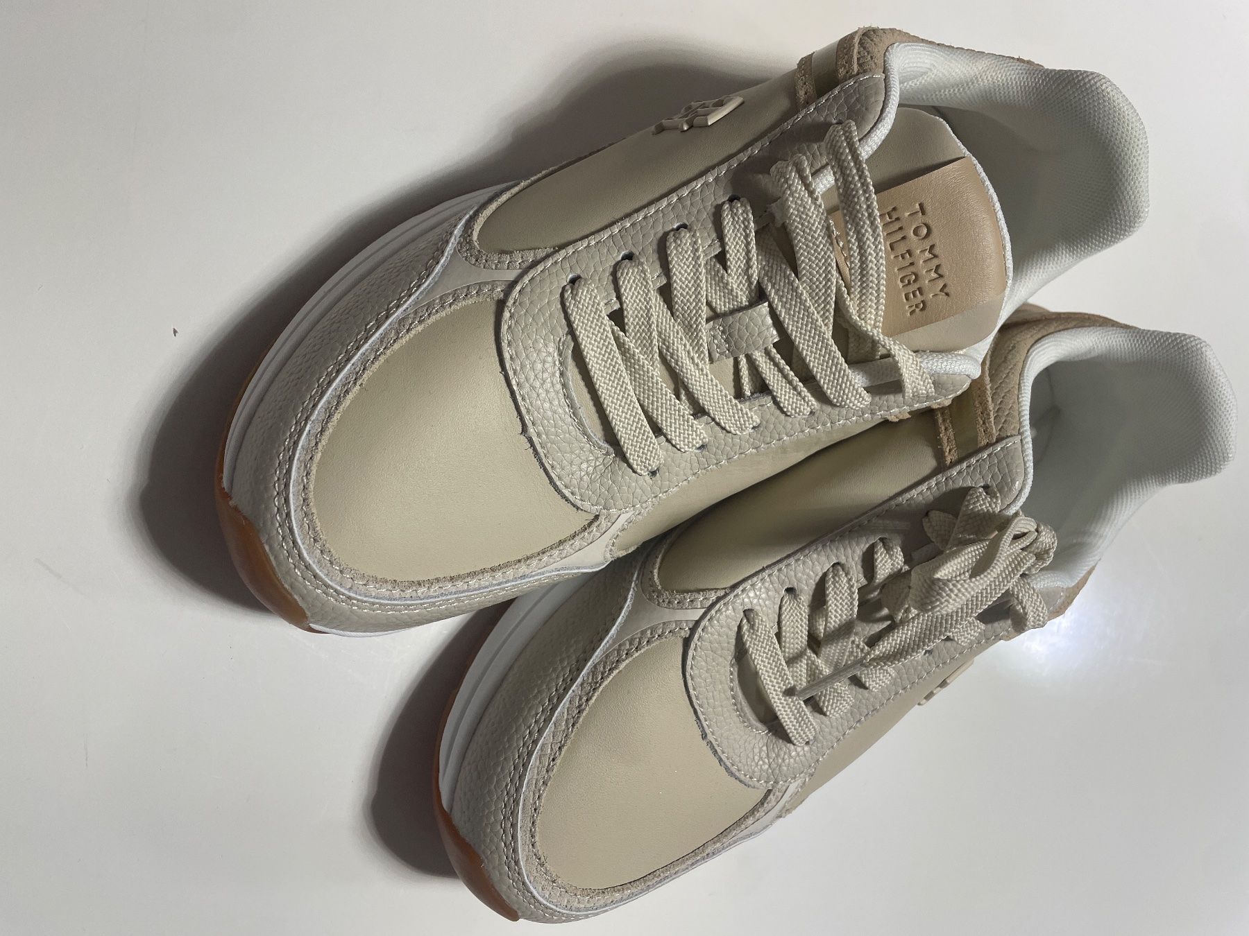 Tommy Hilfiger Scarpe da donna: Neue Tommy Hilfiger Schuhe Gr.40 – Nuovo e nell'imballaggio originale da Obfelden venduto da 3zwerge 2