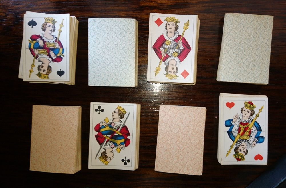 Jeu De Cartes Ancien Et Rare - Caricatures Questions Réponses - Occasion - Objet De Collection