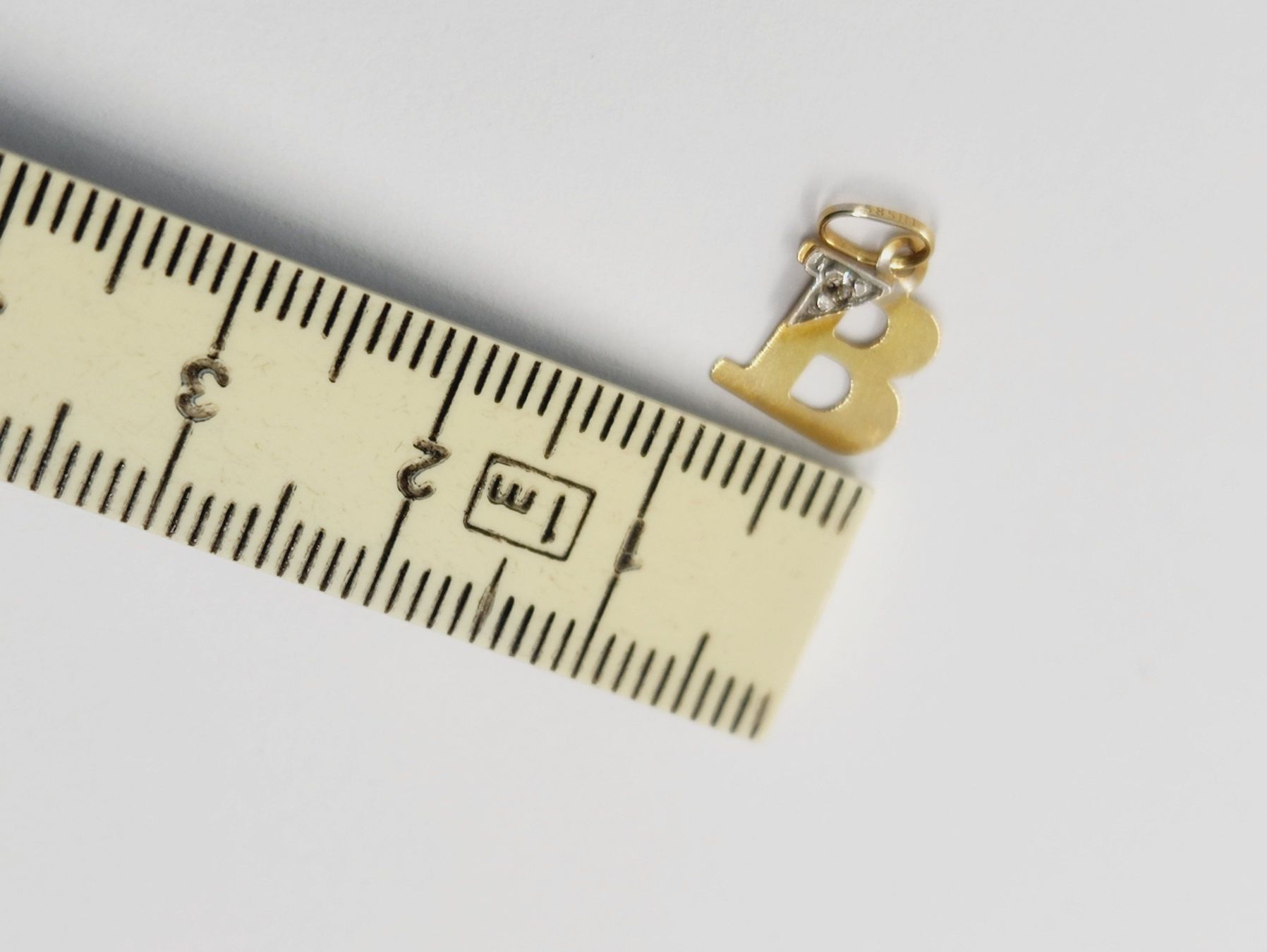 Ciondoli: Gold Anhänger "B" mit Diamant 585er Gold 14k – Usato da St. Gallen venduto da GIULESGG 4