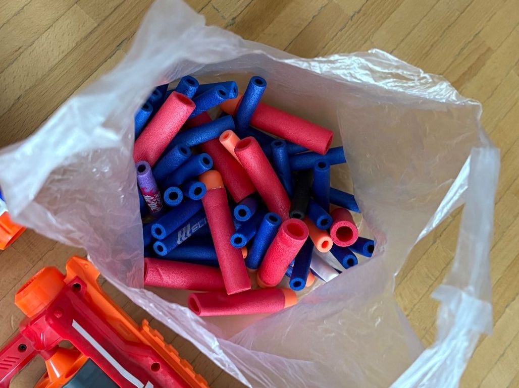 Nerf Giocattoli: NERF Sammlung: Diverse Modelle, mit Zubehör & Munition! – Usato da Effretikon venduto da _meins 1