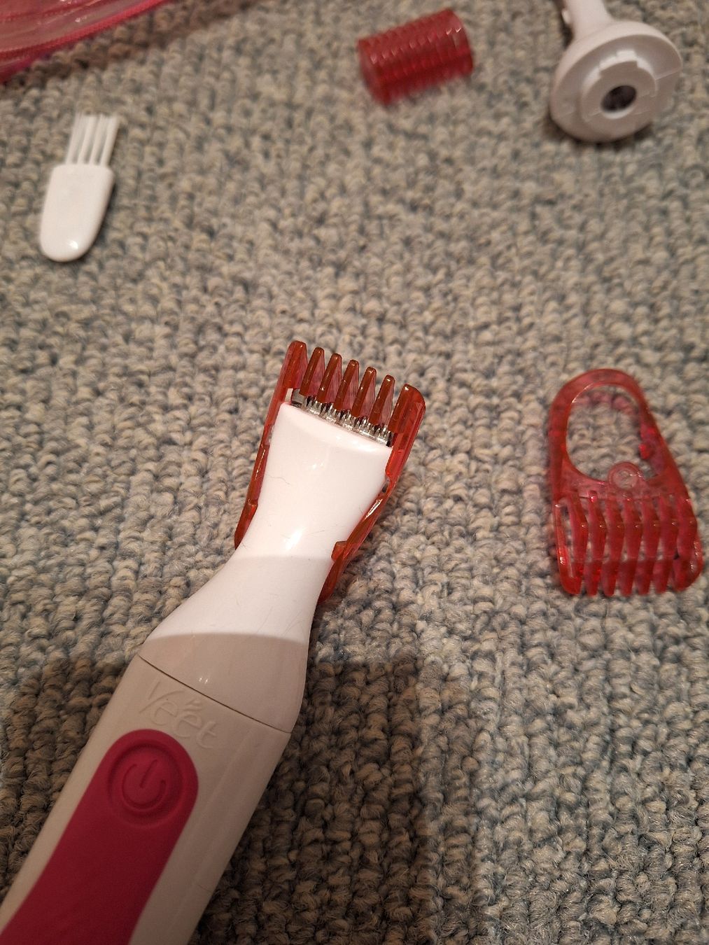 Veet Rasoi & Lamette da barba: Veet Damen Multifuntions Trimmer – Usato da Hägglingen venduto da fab_5sbm 1