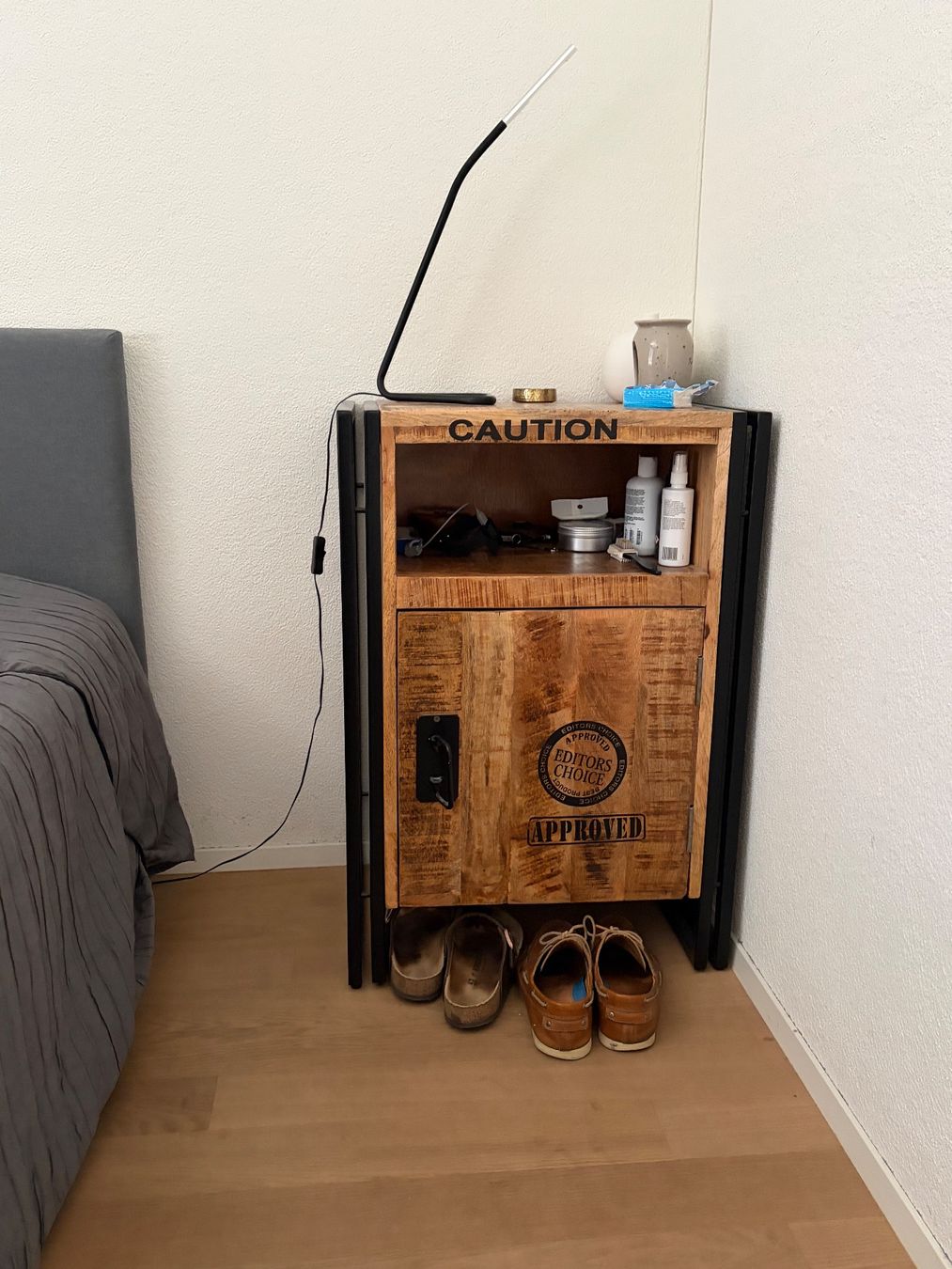 Tables de nuit: Nachtkommode Iron - Mango massiv / Eisen – D'occasion à Schleinikon par mos_wn6y