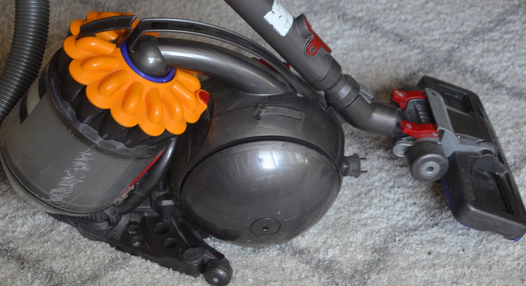 Dyson Staubsauger & Zubehör: Dyson DC33 Staubsauger aspirateur – Gebraucht aus Collonges von arashee 4