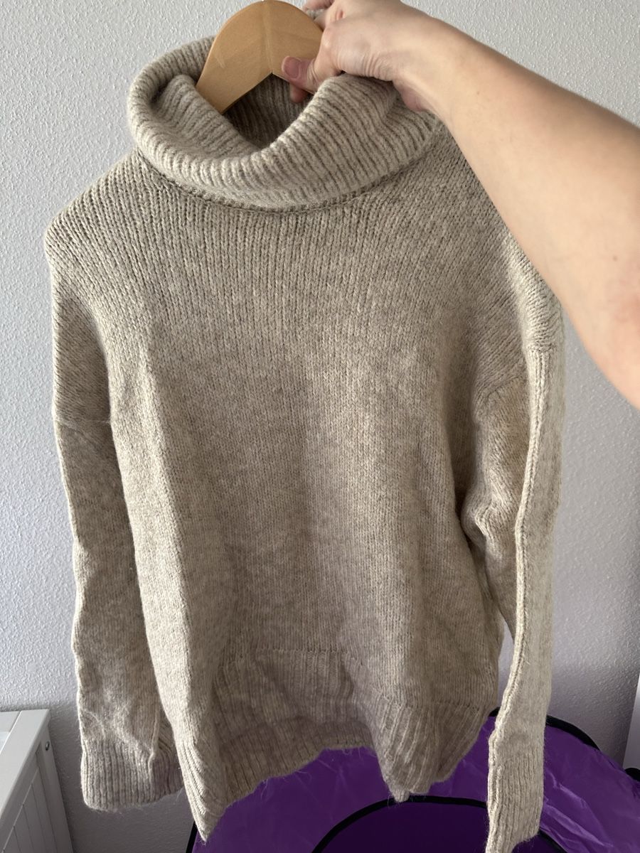 H&M Pullover & Sweatshirts: H&M pullover – Neu (gemäss Beschreibung) aus Biglen von goz_h8dv 1