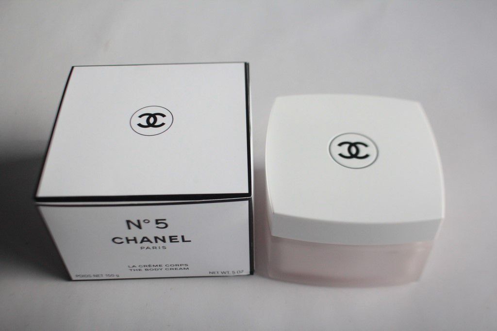 Chanel Altro per la cura del corpo: CHANEL N°5 Crème corps 150g – Nuovo (secondo la descrizione) da Vandoeuvres venduto da Dom-Tom 1