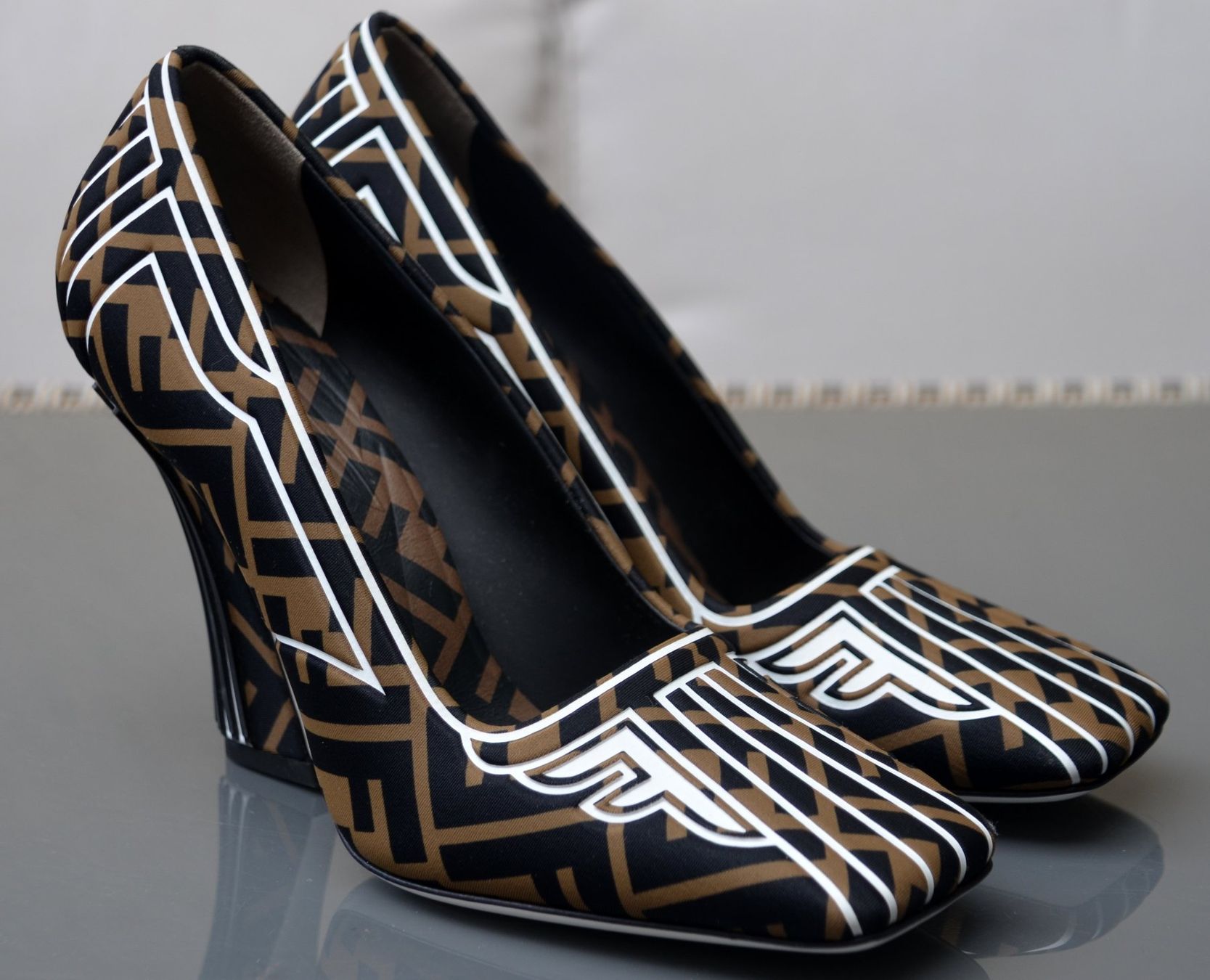 Fendi Damenschuhe: Pumps Fendi FFreedom 37,5 – Gebraucht aus Collonges von arashee