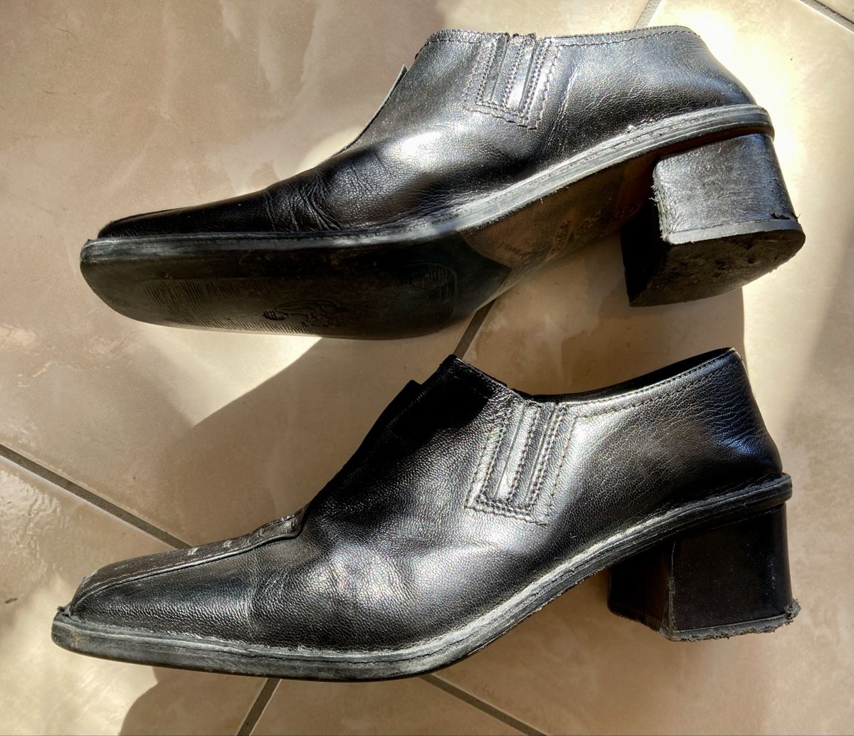 Damenschuhe: Bata Echtleder Stiefeletten, schwarz, Made in Italy – Gebraucht aus Vinelz von Viewfinder84 2