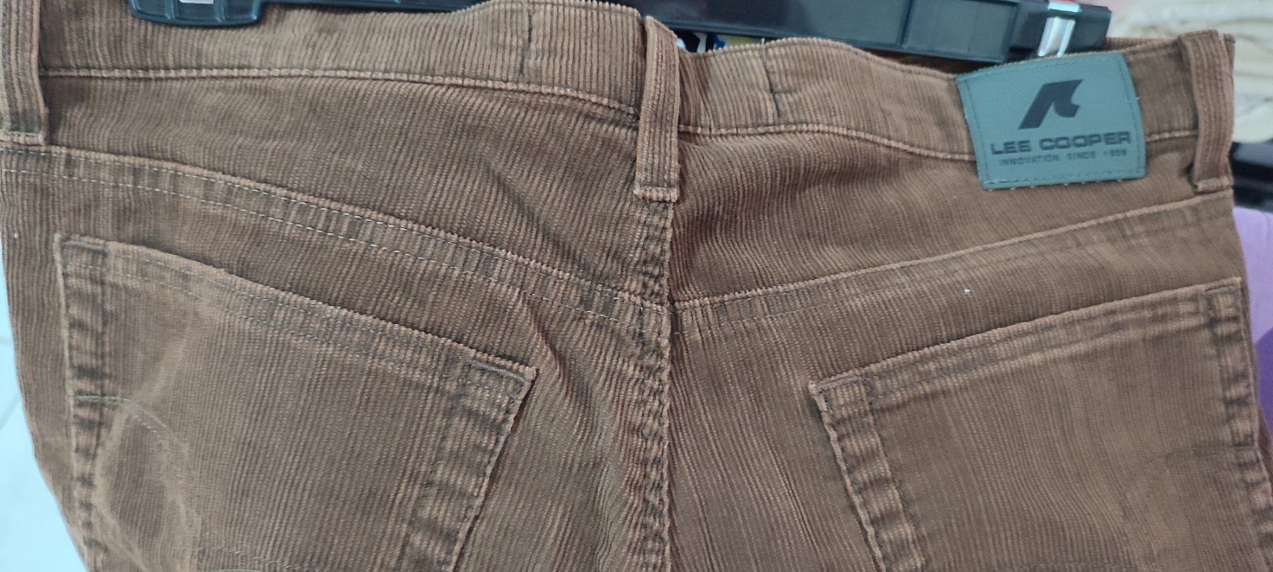 Lee Hosen: Pantalon en velours marron homme – Neu und originalverpackt aus St-Cergue von Neviana 1